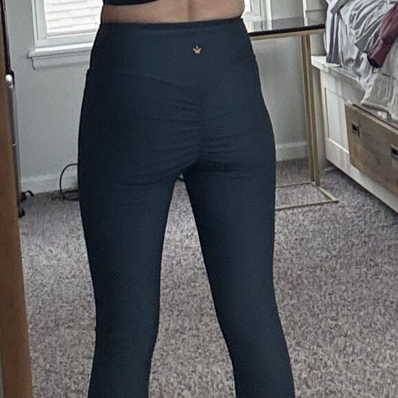 Obsession Scrunch Butt Sculpt Leggings - Dark Teal - Picture 2 of 2